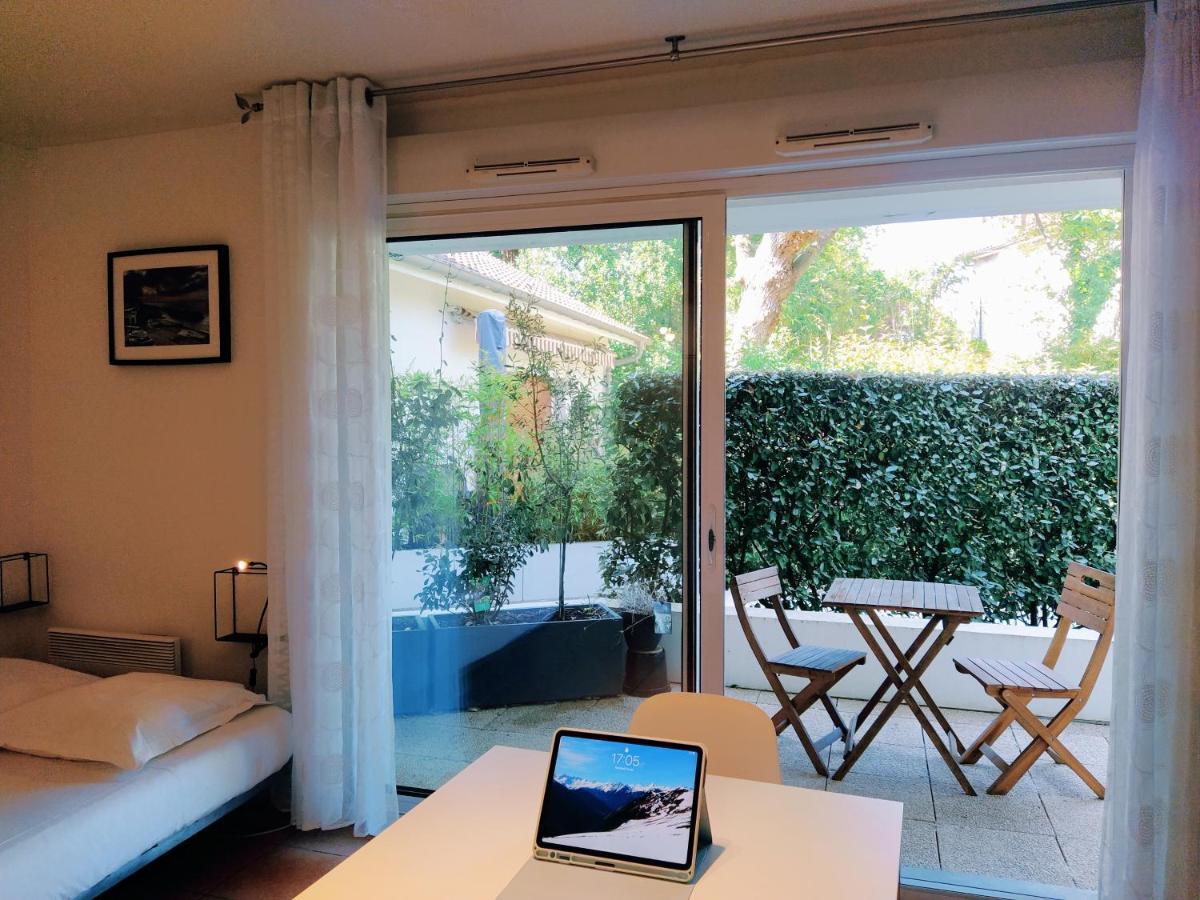 Appartement La Baignade De Montaigu, Piscine Et Garage Couvert *
